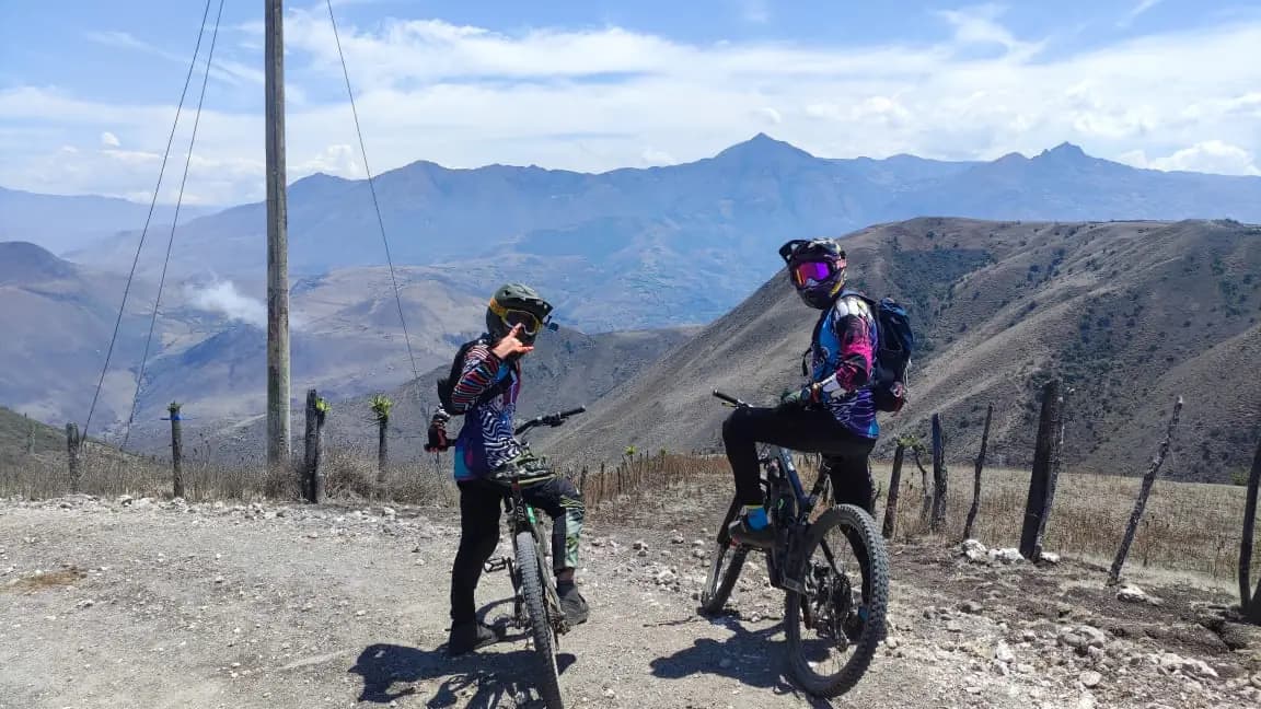 Gravity Lines — Ecuadorian Andes MTB expedition