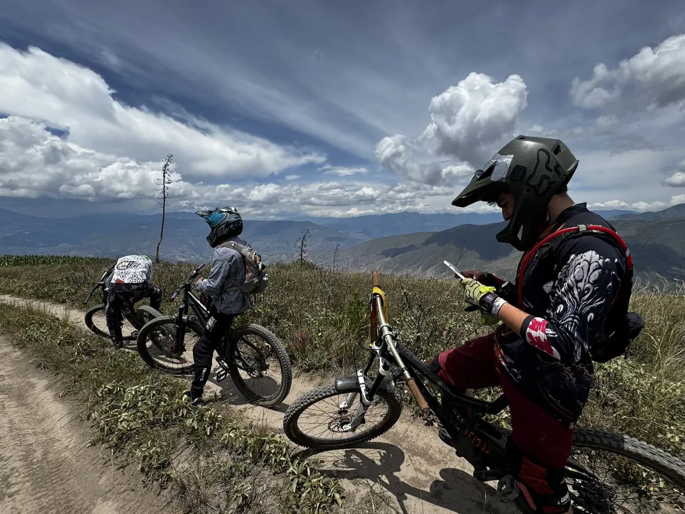 Gravity Lines — Ecuadorian Andes MTB expedition