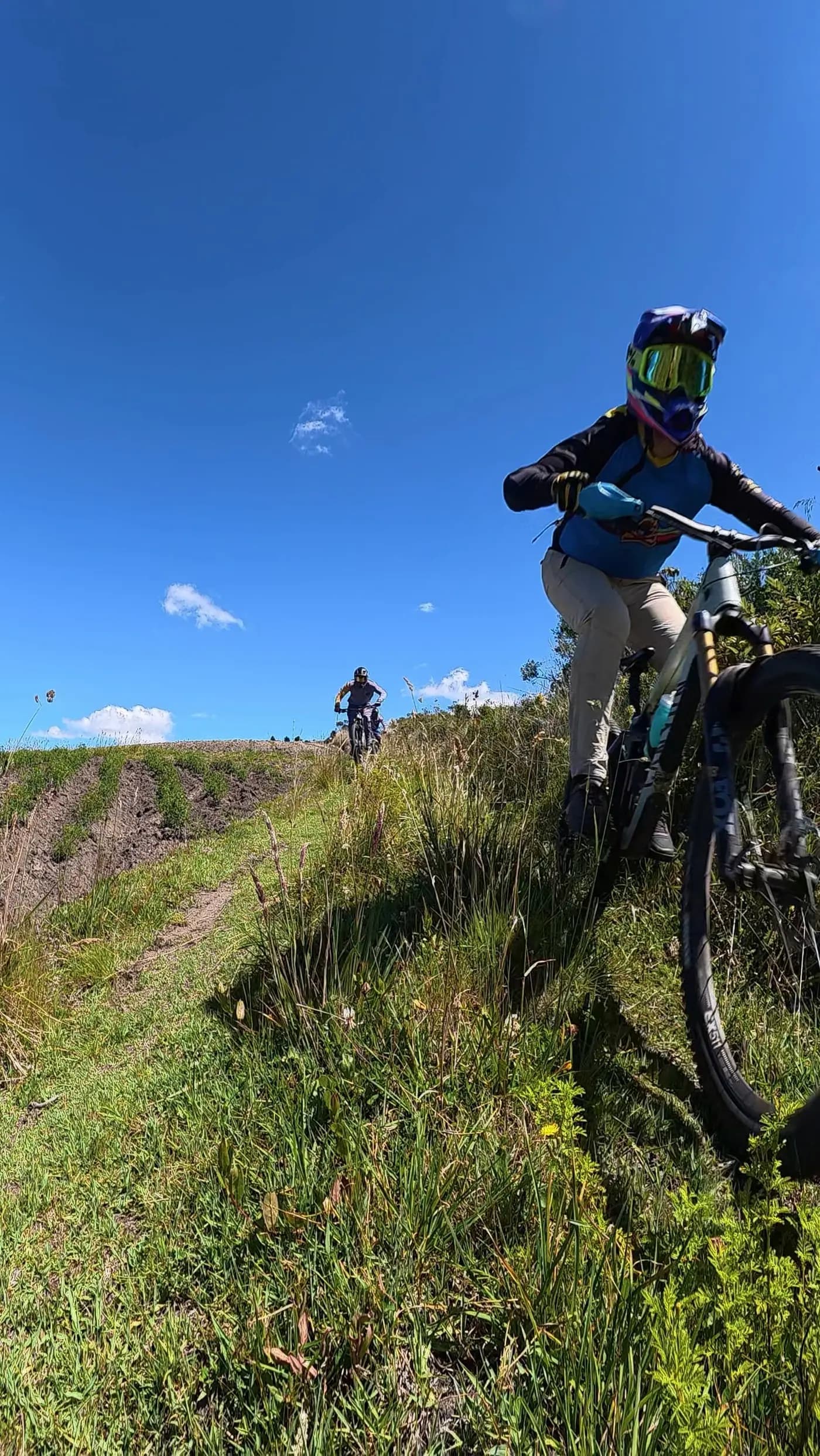 Gravity Lines — Ecuadorian Andes MTB expedition